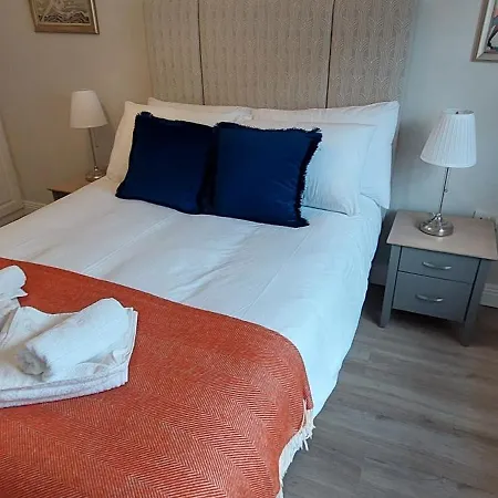 Apartment Tastefully Refurbed 2bed - 3 Mins To Trinity & Docks