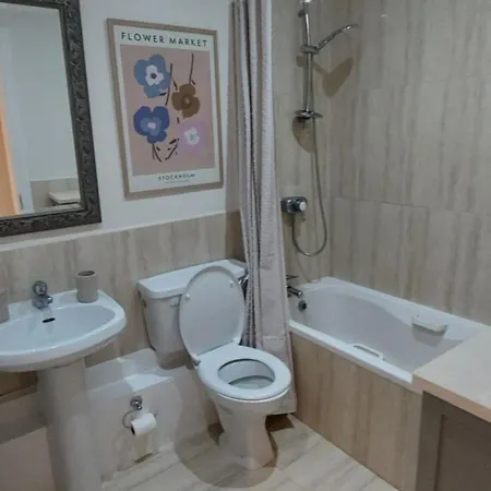 Apartamento Tastefully Refurbed 2bed - 3 Mins To Trinity & Docks Dublín